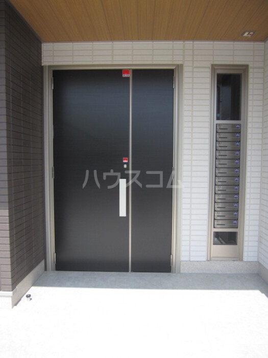 20/27 エントランス