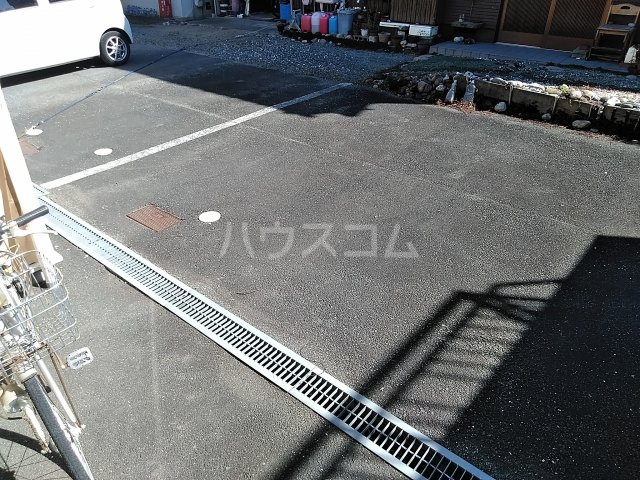16/20 駐車場