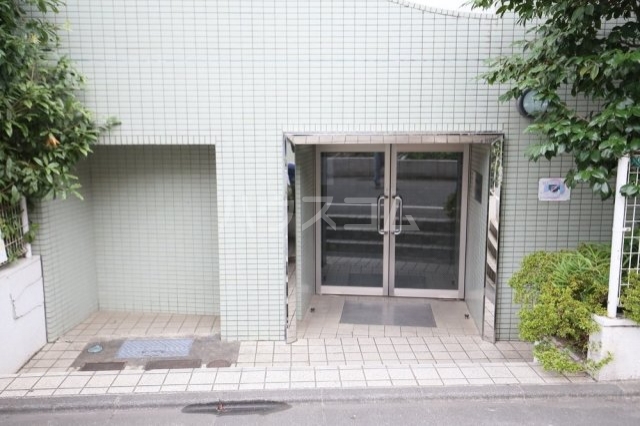 15/22 エントランス