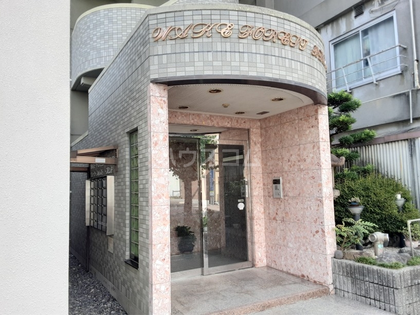 19/29 エントランス