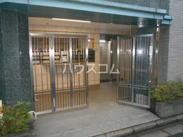 16/25 エントランス