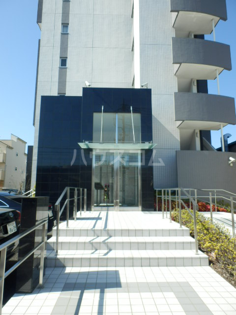 22/30 エントランス