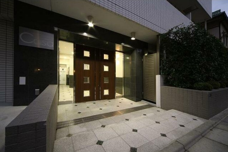 20/30 エントランス