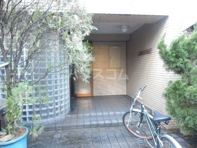 19/28 エントランス