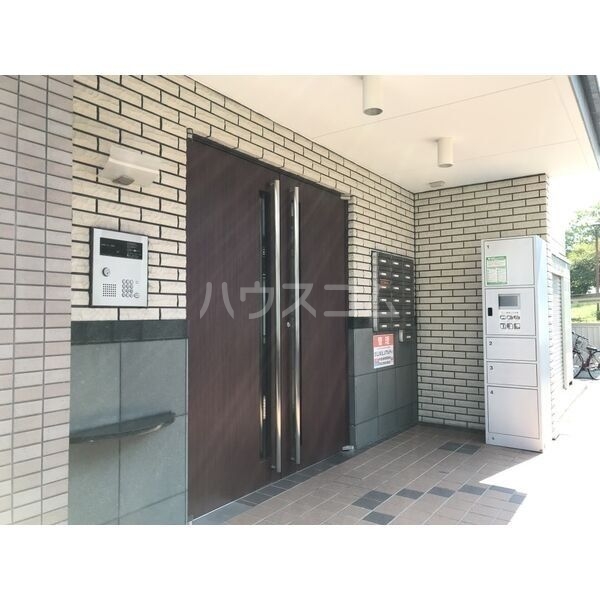 16/26 エントランス