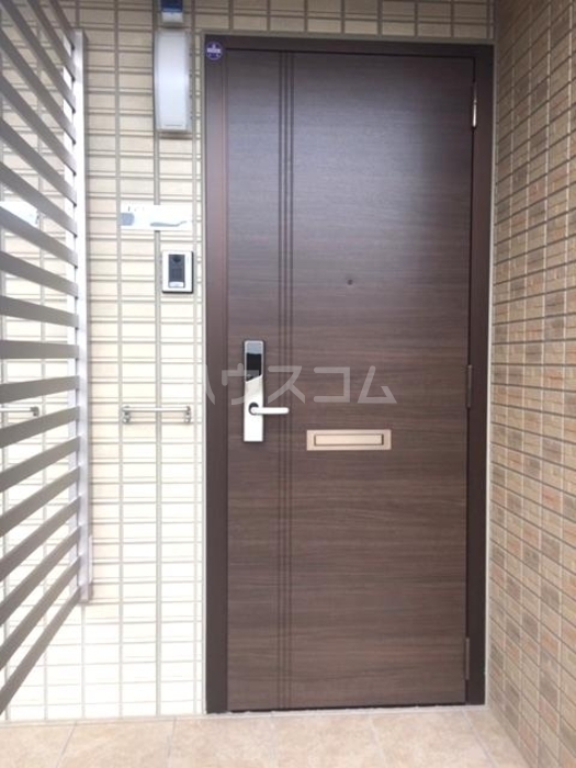 15/23 エントランス