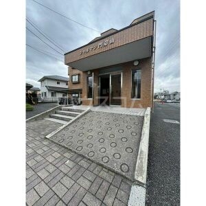 17/26 エントランス