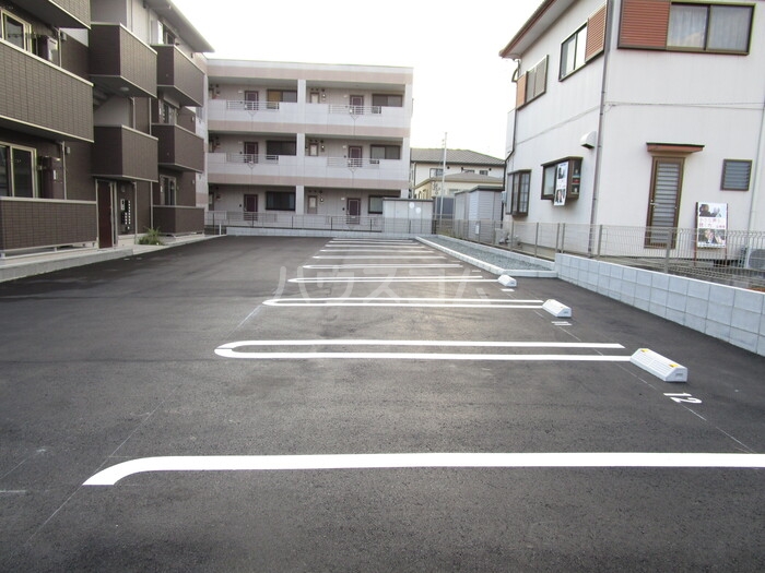 17/25 駐車場