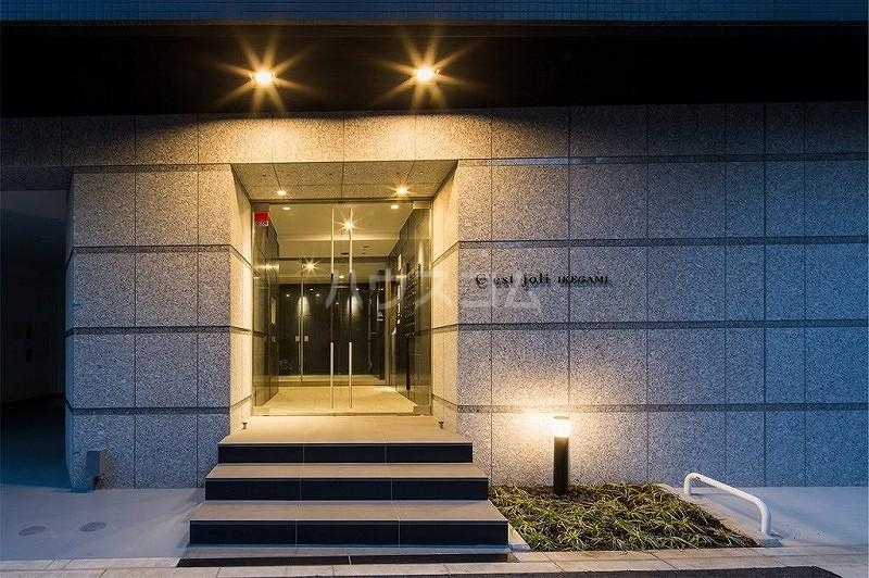 17/27 エントランス