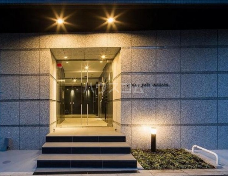 17/27 エントランス