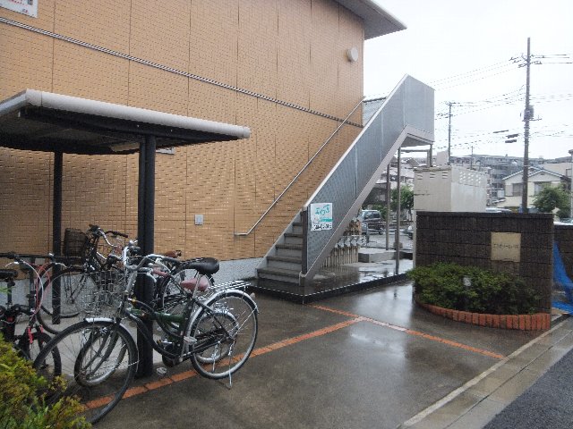 20/30 エントランス