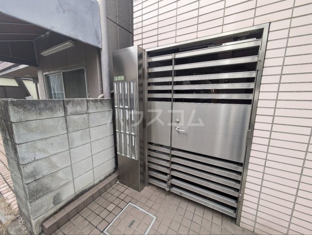 17/25 エントランス