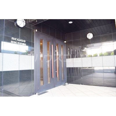 23/30 エントランス