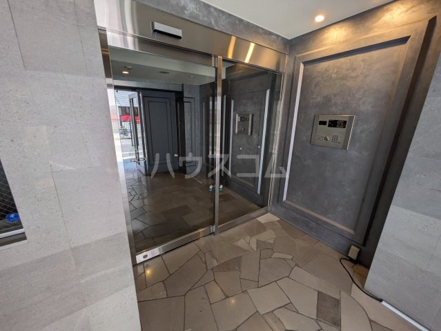 22/30 エントランス