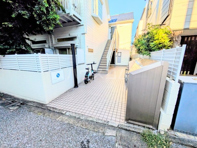 25/29 エントランス