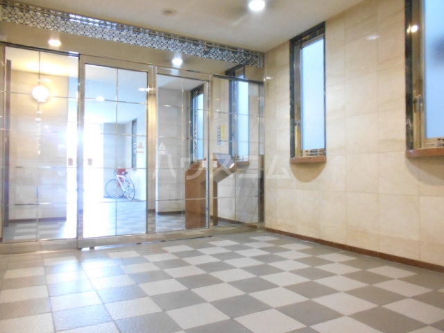 17/26 エントランス