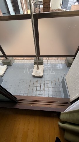 18/27 バルコニー