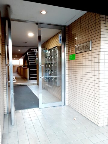 3/4 エントランス