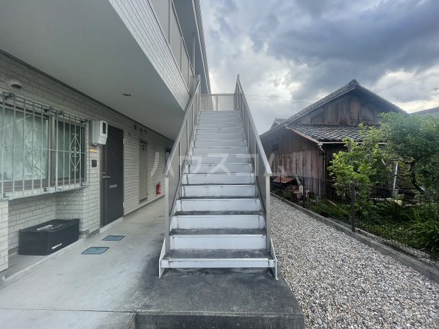 2/4 エントランス