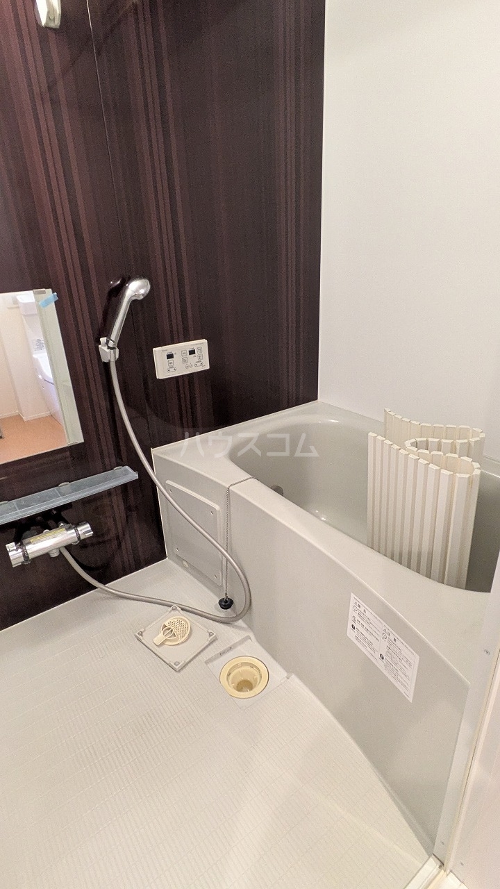 13/30 浴室