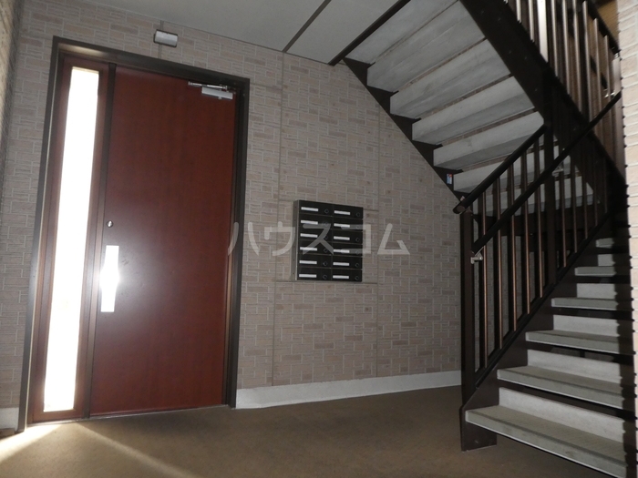 25/30 エントランス