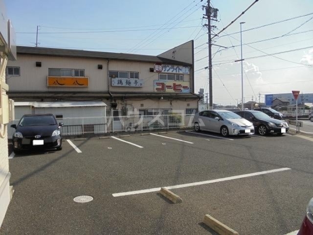 18/25 駐車場