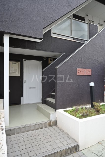 2/4 エントランス