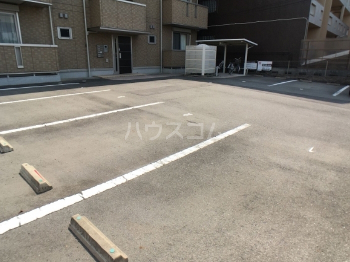 20/23 駐車場