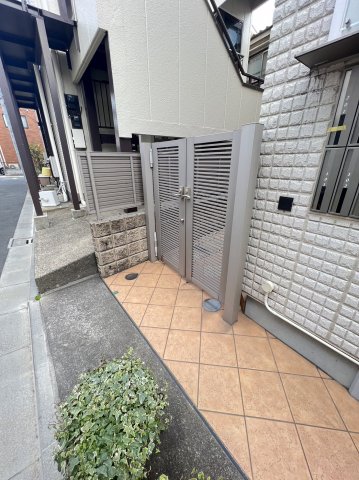 21/23 エントランス