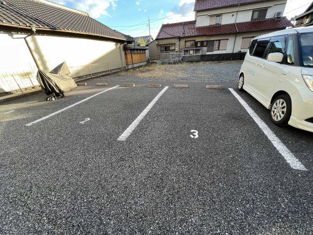 28/30 駐車場