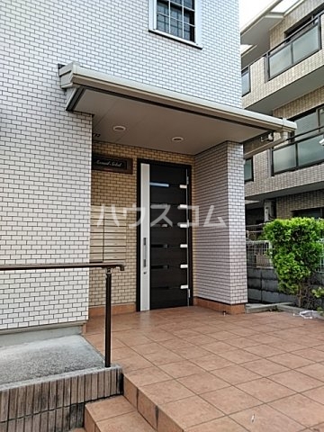 22/28 エントランス