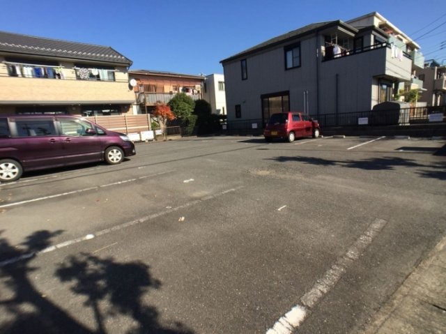 22/30 駐車場