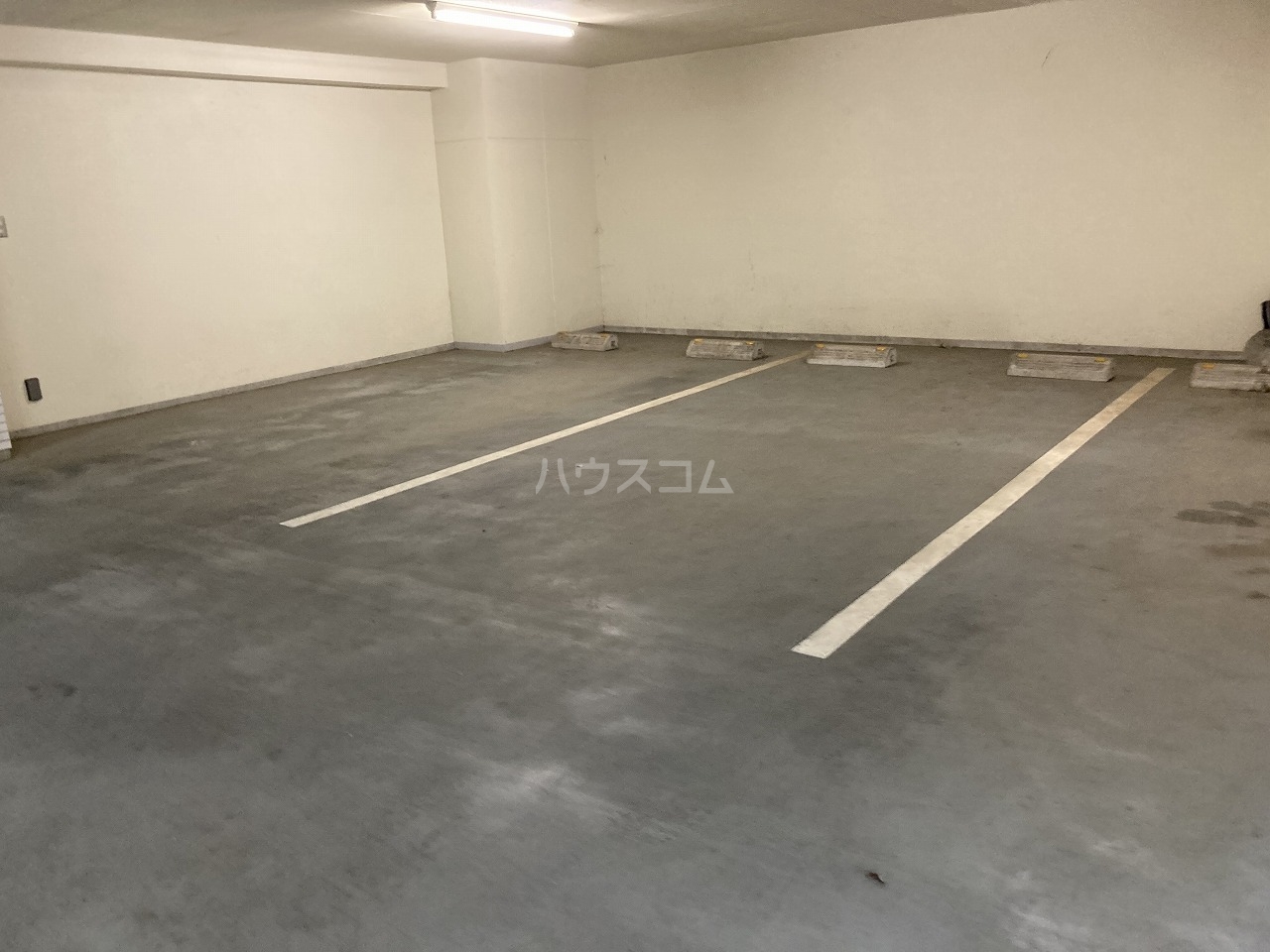 28/30 駐車場