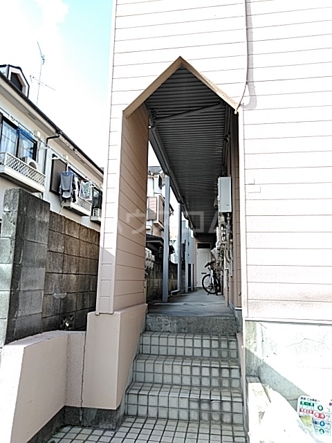 22/30 エントランス