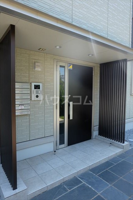 21/25 エントランス