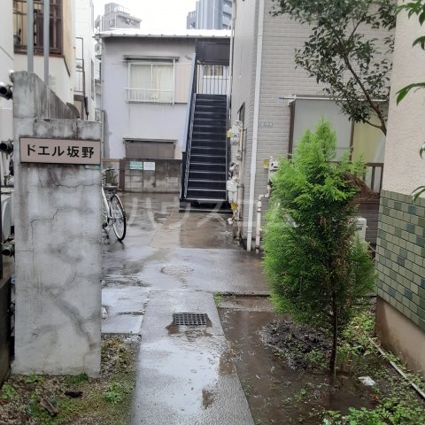 16/25 エントランス