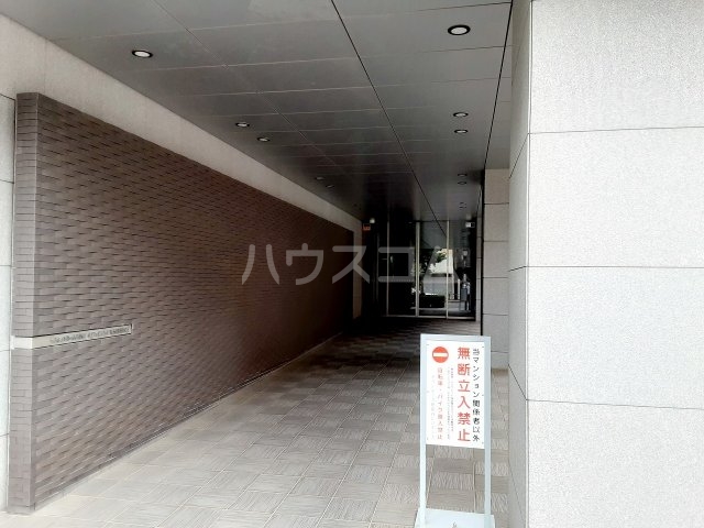 26/30 エントランス