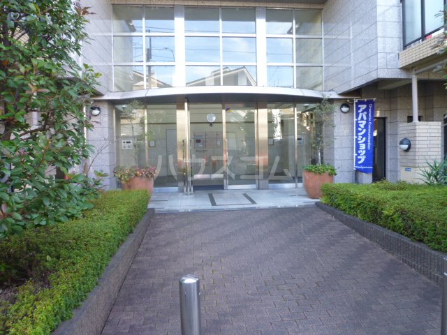 21/29 エントランス