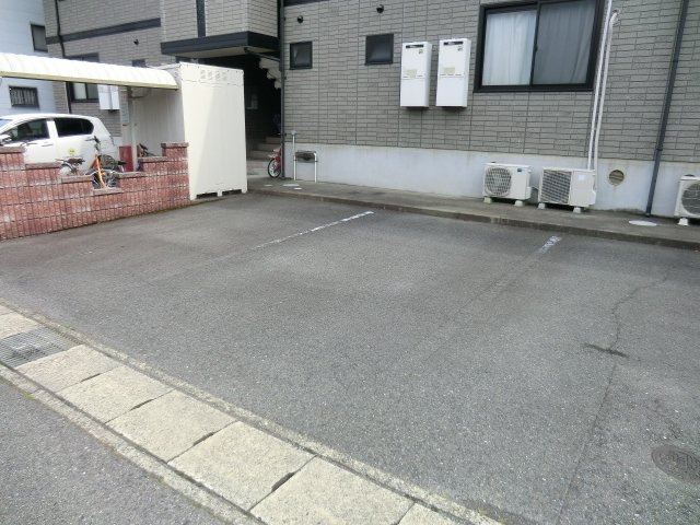 2/10 駐車場