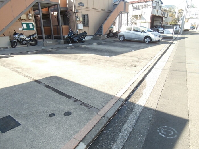 2/5 駐車場