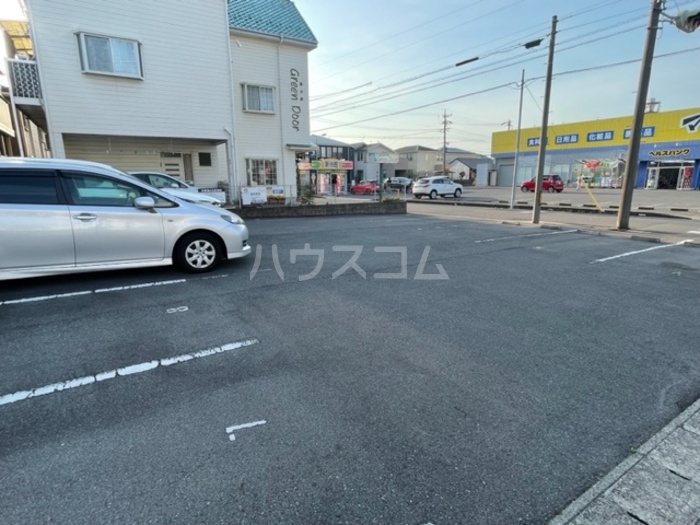 13/23 駐車場