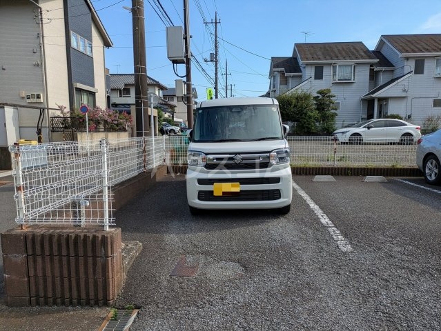 2/3 駐車場