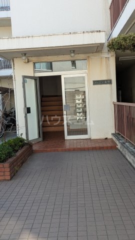 19/23 エントランス