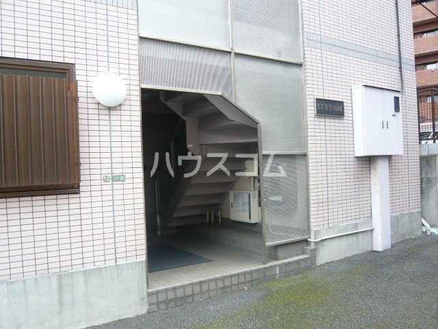 21/30 エントランス