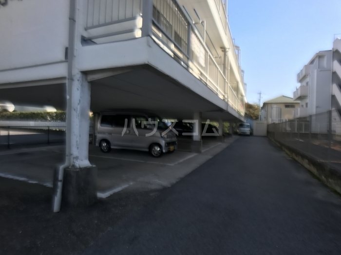 20/28 駐車場