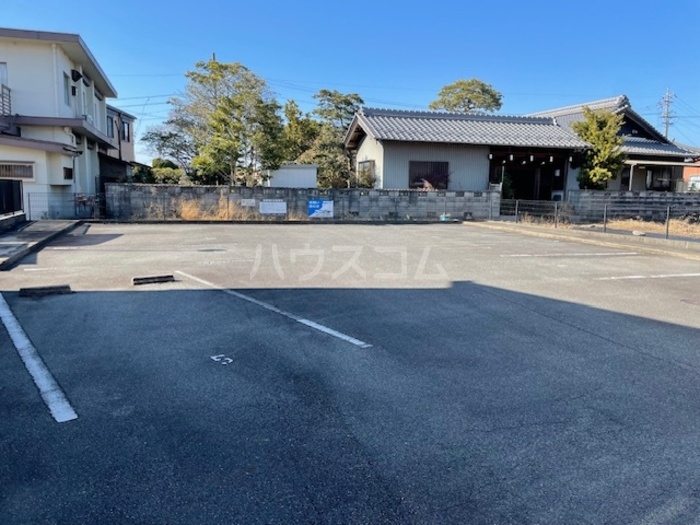 18/28 駐車場