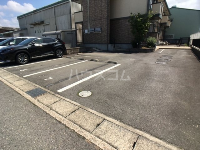 26/30 駐車場