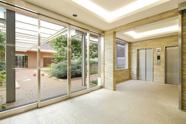 22/29 エントランス