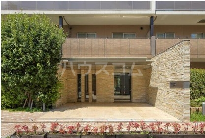 19/26 エントランス