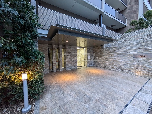 21/28 エントランス